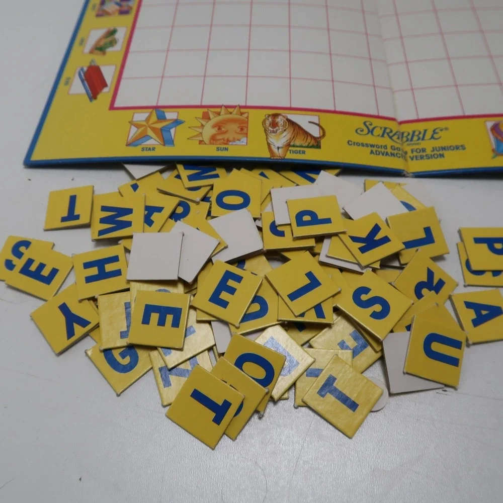 Vintage Scrabble Junior Crossword‎ Game Milton Bradley 1989